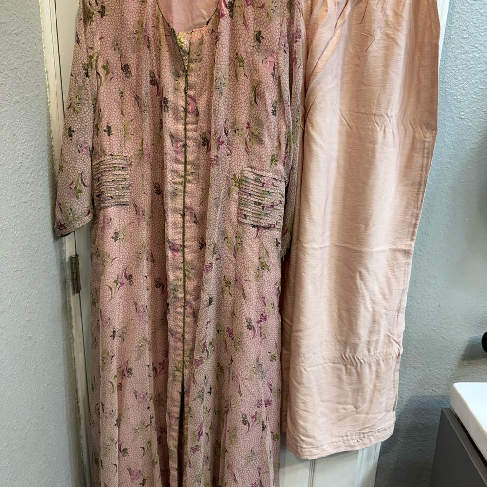 Indian/Punjabi/PakistaniPink Floral Button-Front long Dress with wide leg plazzo - Picture 3 of 9